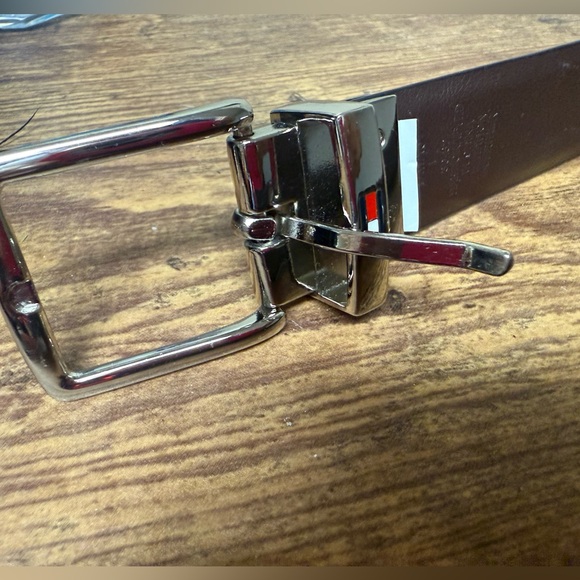 Tommy Hilfiger belt double side: brown/black. Excellent condition.Size L (30-32) - Picture 2 of 7